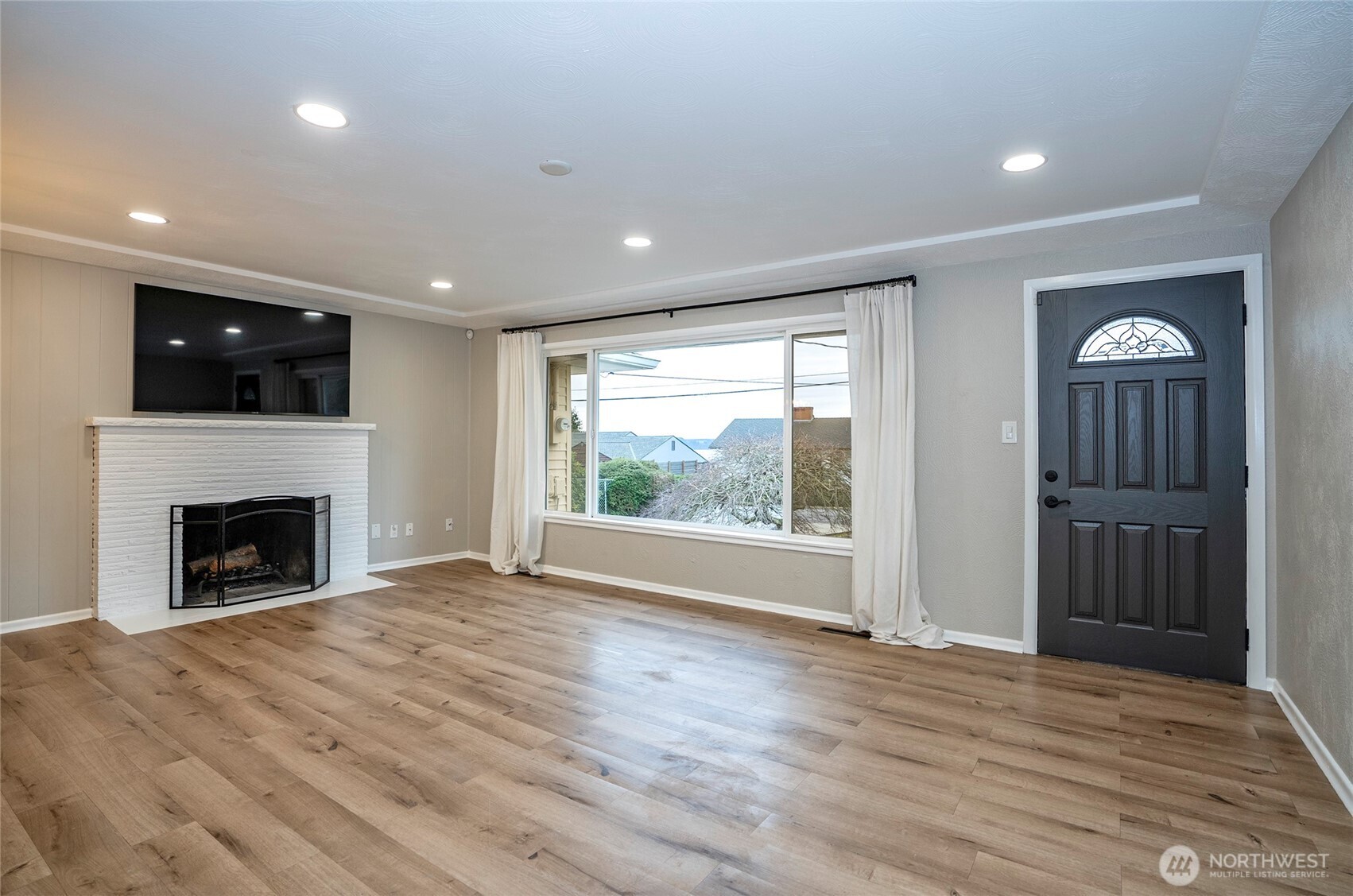 4403 Soundview Drive W