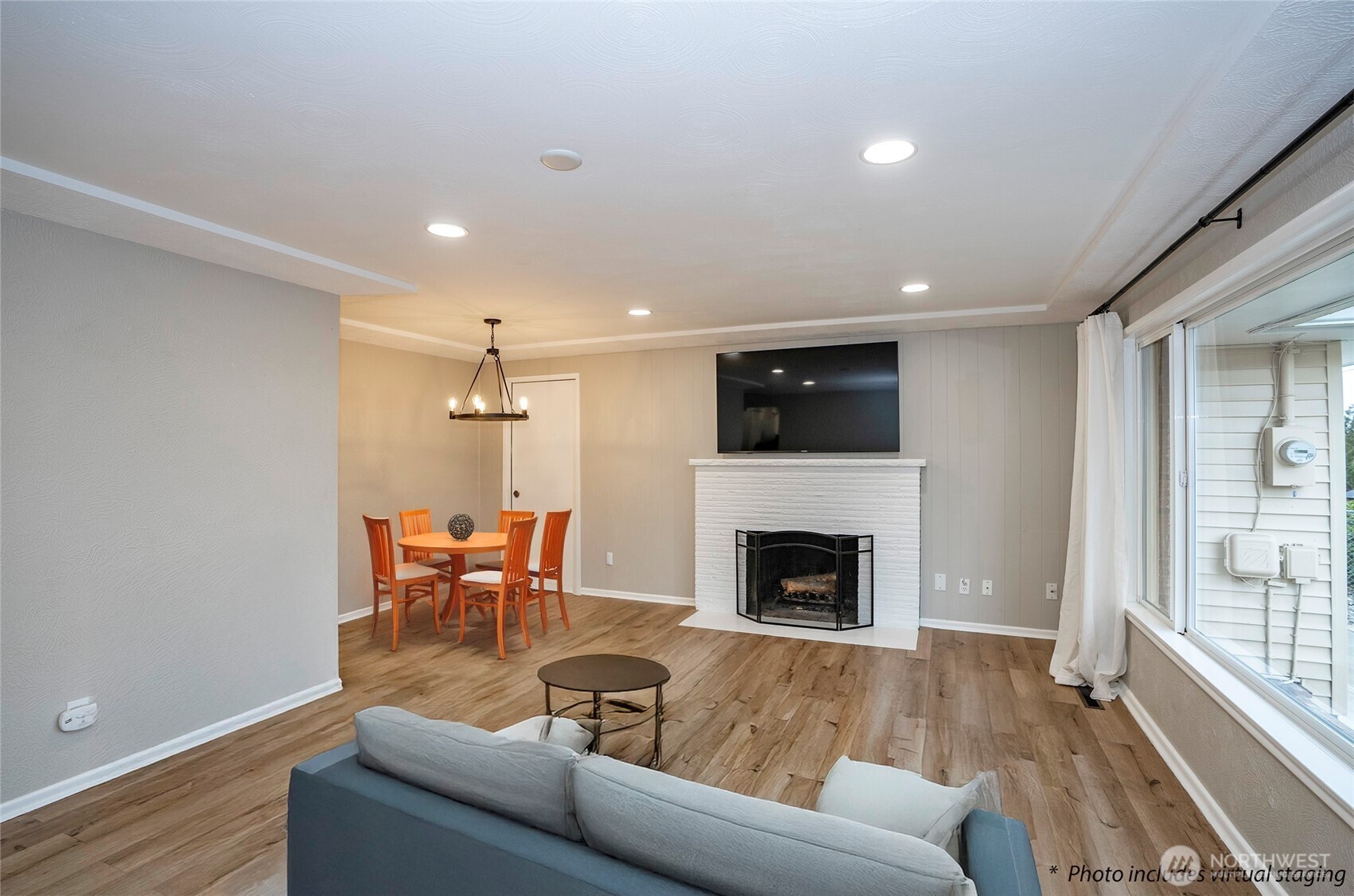 4403 Soundview Drive W