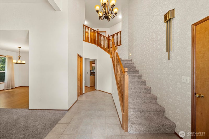 5201 Blacktail Court NE