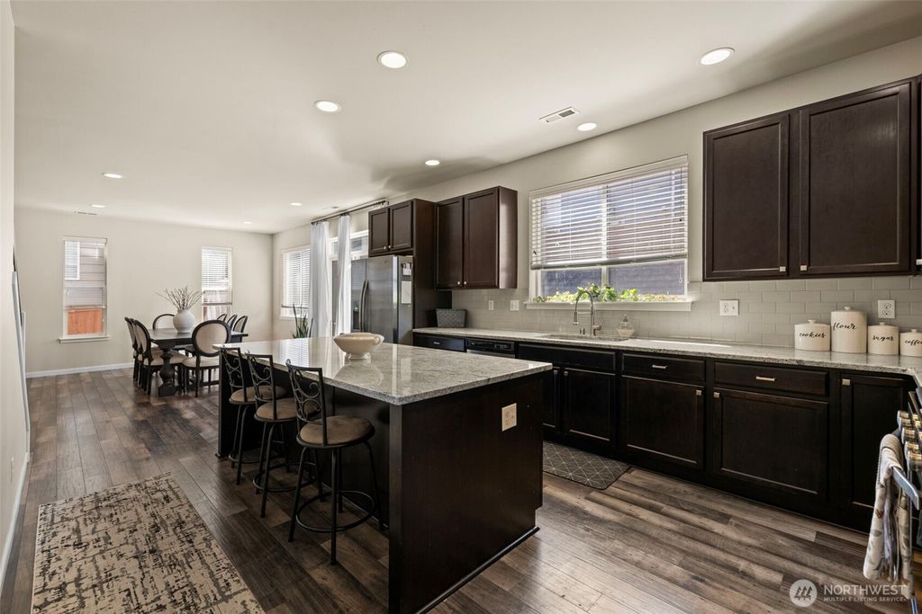 Photo of 3906 Highlands Boulevard, Puyallup, WA 98372 (MLS # 2555269)