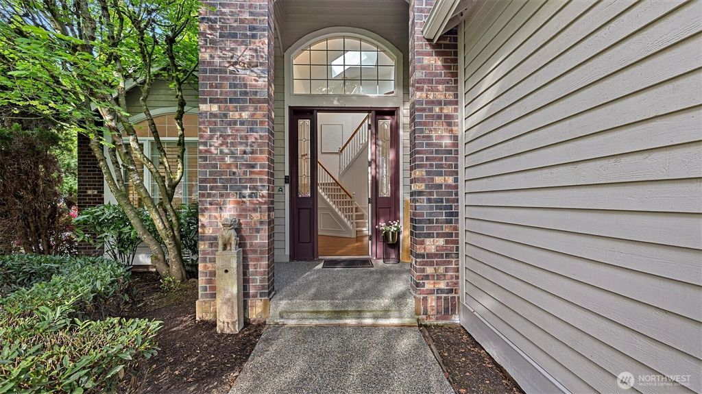 Photo of 110 247th Avenue SE, Sammamish, WA 98074 (MLS # 2455000)