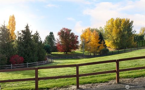 Photo of 160 Horseshoe Lane, Selah, WA 98942 (MLS # 2507467)