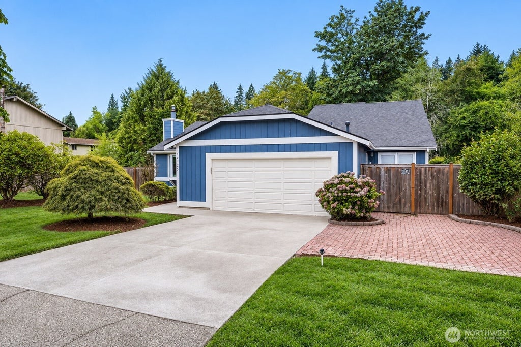Photo of 14325 102 Avenue NE, Kirkland, WA 98034 (MLS # 2581549)