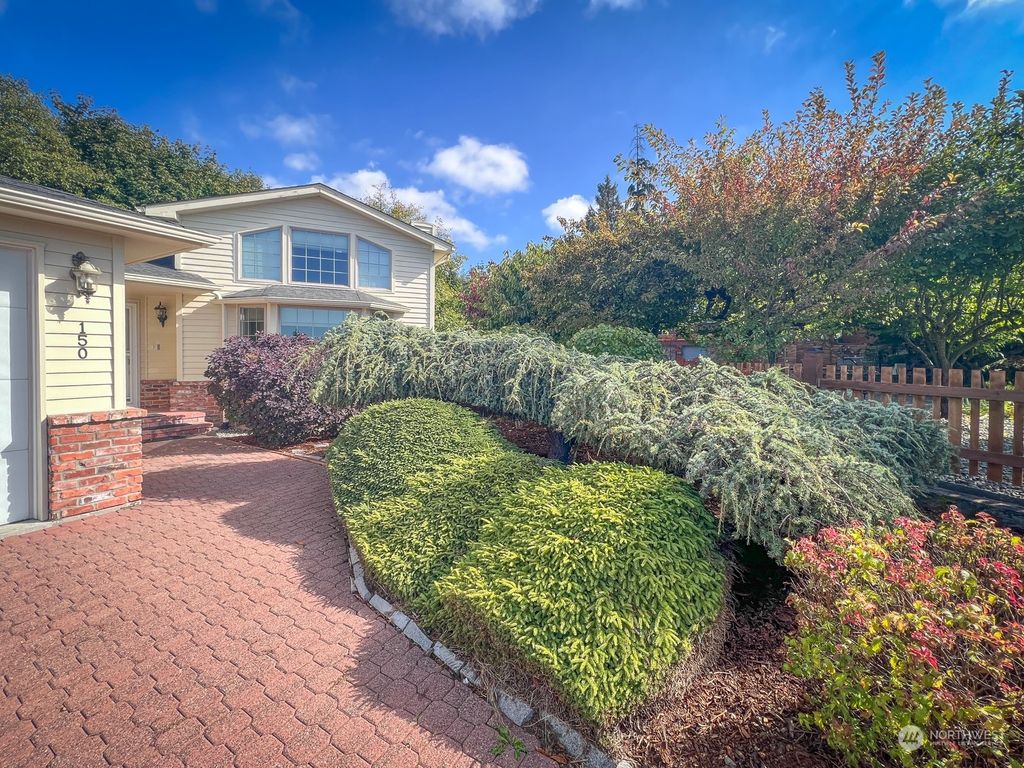 Photo of 150 S 294th Place, Federal Way, WA 98003 (MLS # 2173971)