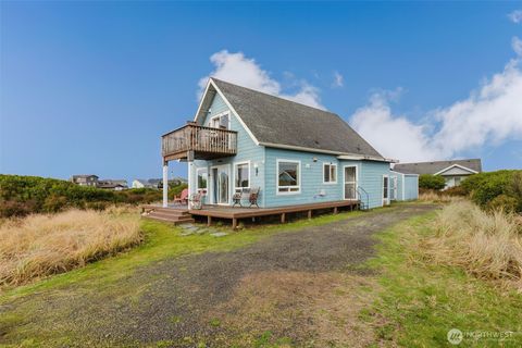 1272 Cutlass Court Ocean Shores WA 98569