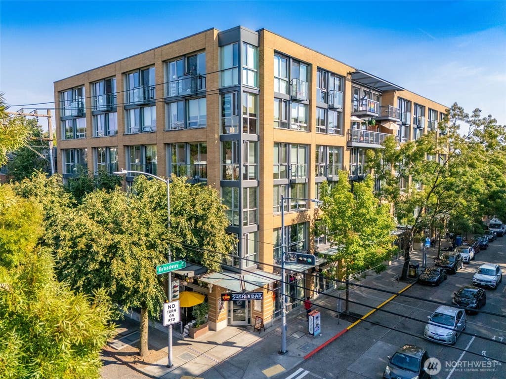 Photo of 530 Broadway E #210, Seattle, WA 98102 (MLS # 2570530)