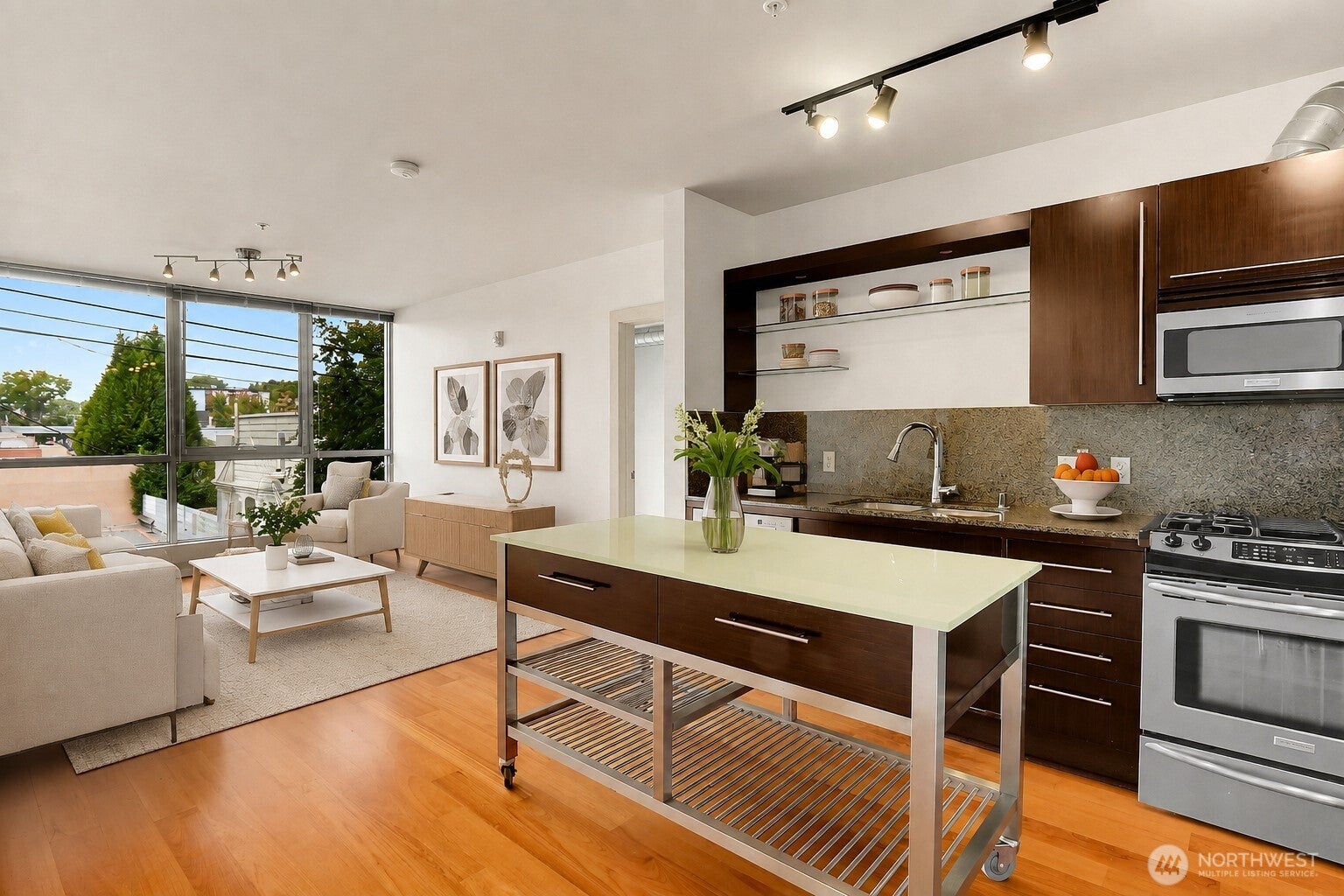 530 Broadway E 210