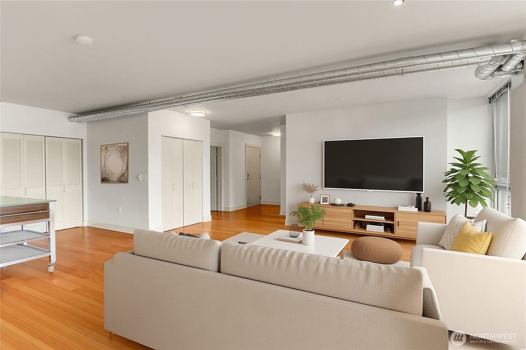 530 Broadway E 210