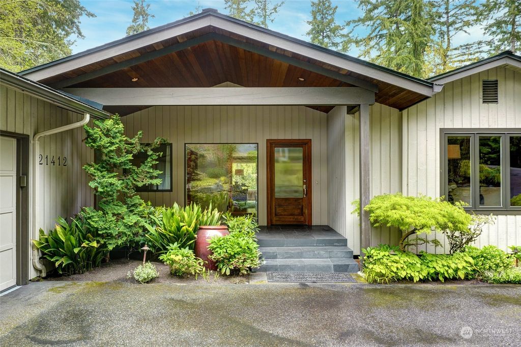 Photo of 21412 SE 16th Place, Sammamish, WA 98075 (MLS # 2220319)