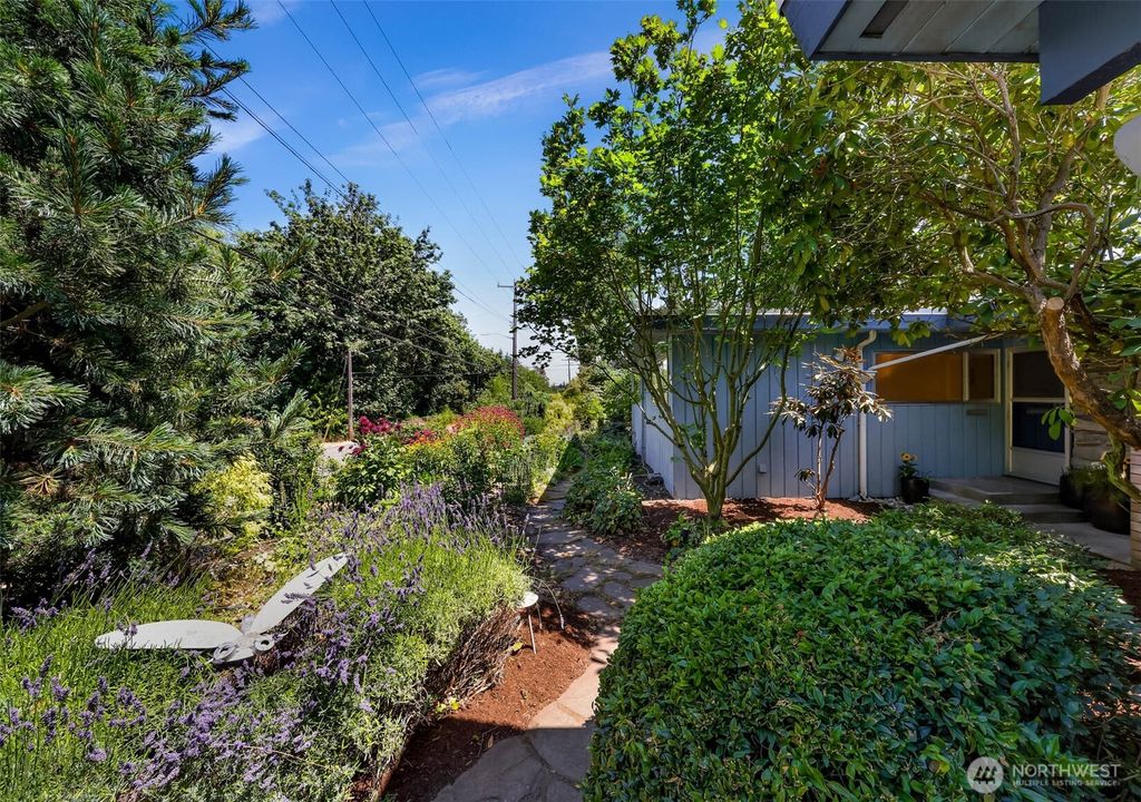 Photo of 3903 W Emerson Street, Seattle, WA 98199 (MLS # 2410480)