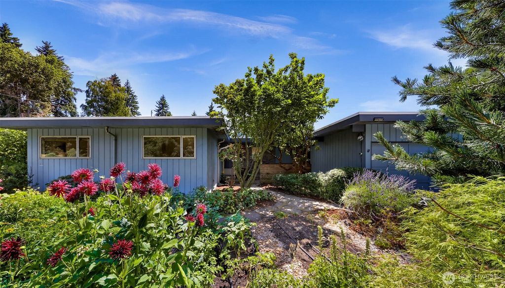 Photo of 3903 W Emerson Street, Seattle, WA 98199 (MLS # 2410480)