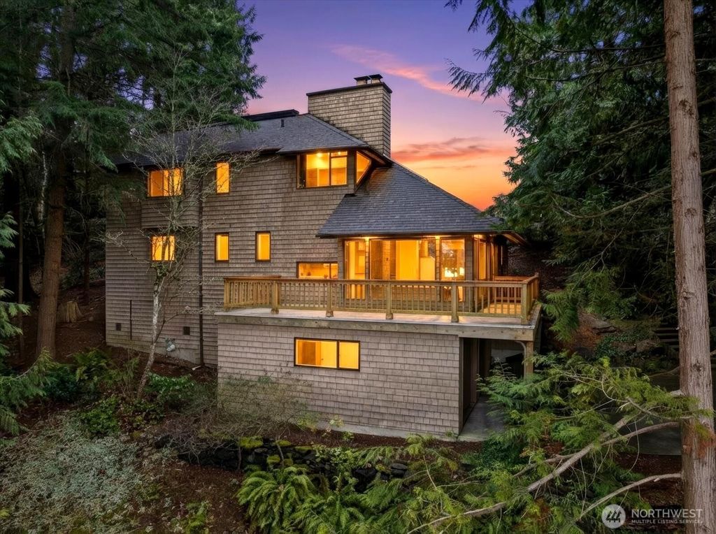 Photo of 7206 NE 118th Street, Kirkland, WA 98034 (MLS # 2480344)