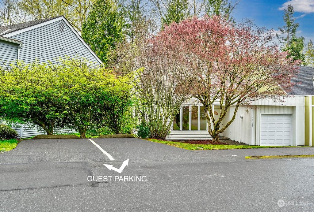 Photo of 14102 NE 78th Court, Redmond, WA 98052 (MLS # 2221962)