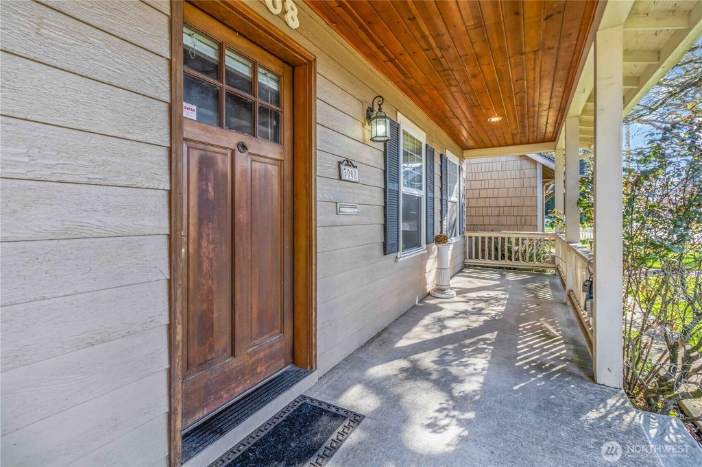 Photo of 3008 Garfield Street, Longview, WA 98632 (MLS # 2499234)