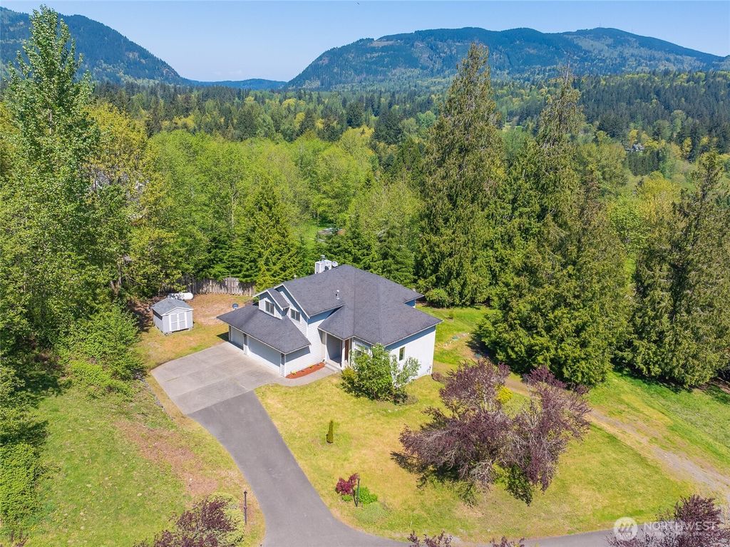 Photo of 23410 SE 160th Place, Issaquah, WA 98027 (MLS # 2523941)