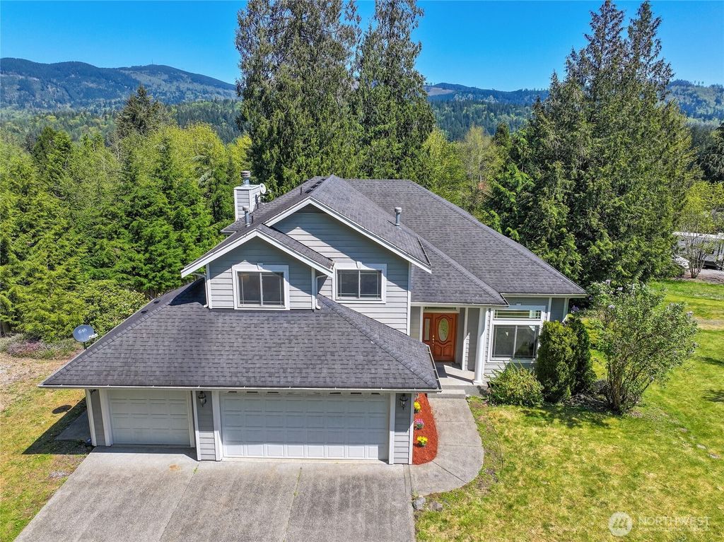 Photo of 23410 SE 160th Place, Issaquah, WA 98027 (MLS # 2523941)