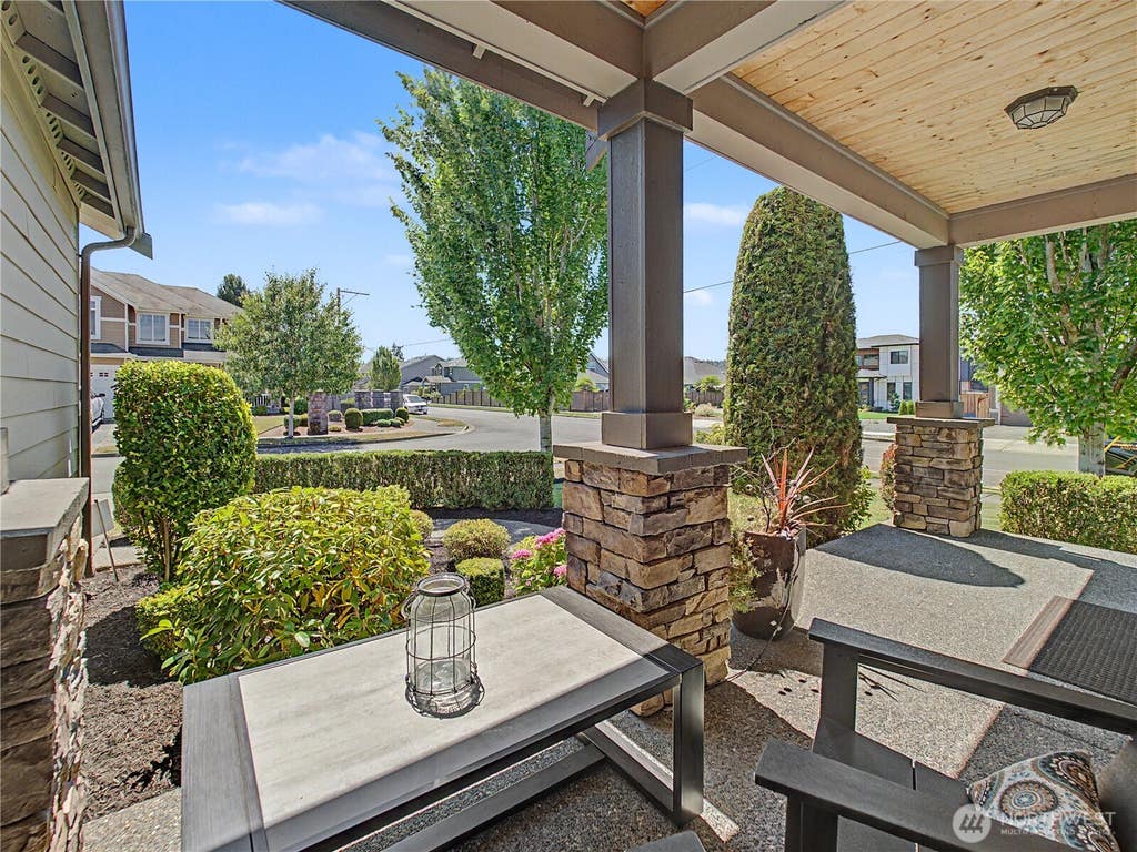 Photo of 2521 12th Avenue NW, Puyallup, WA 98371 (MLS # 2549740)
