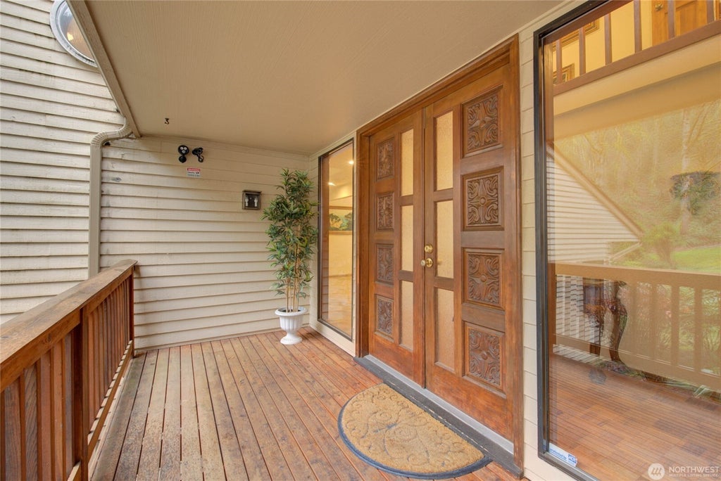 Photo of 6436 NE 135th Place, Kirkland, WA 98034 (MLS # 2597058)