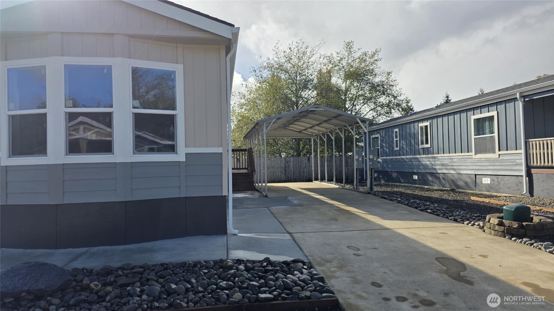 2010 Broadway Avenue 38