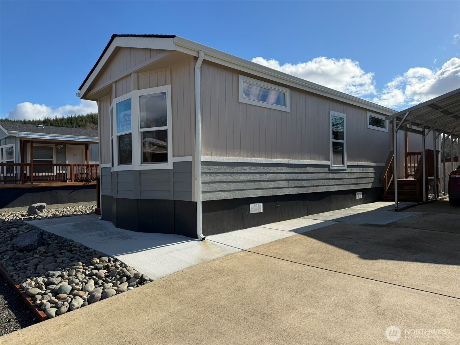 2010 Broadway Avenue 38