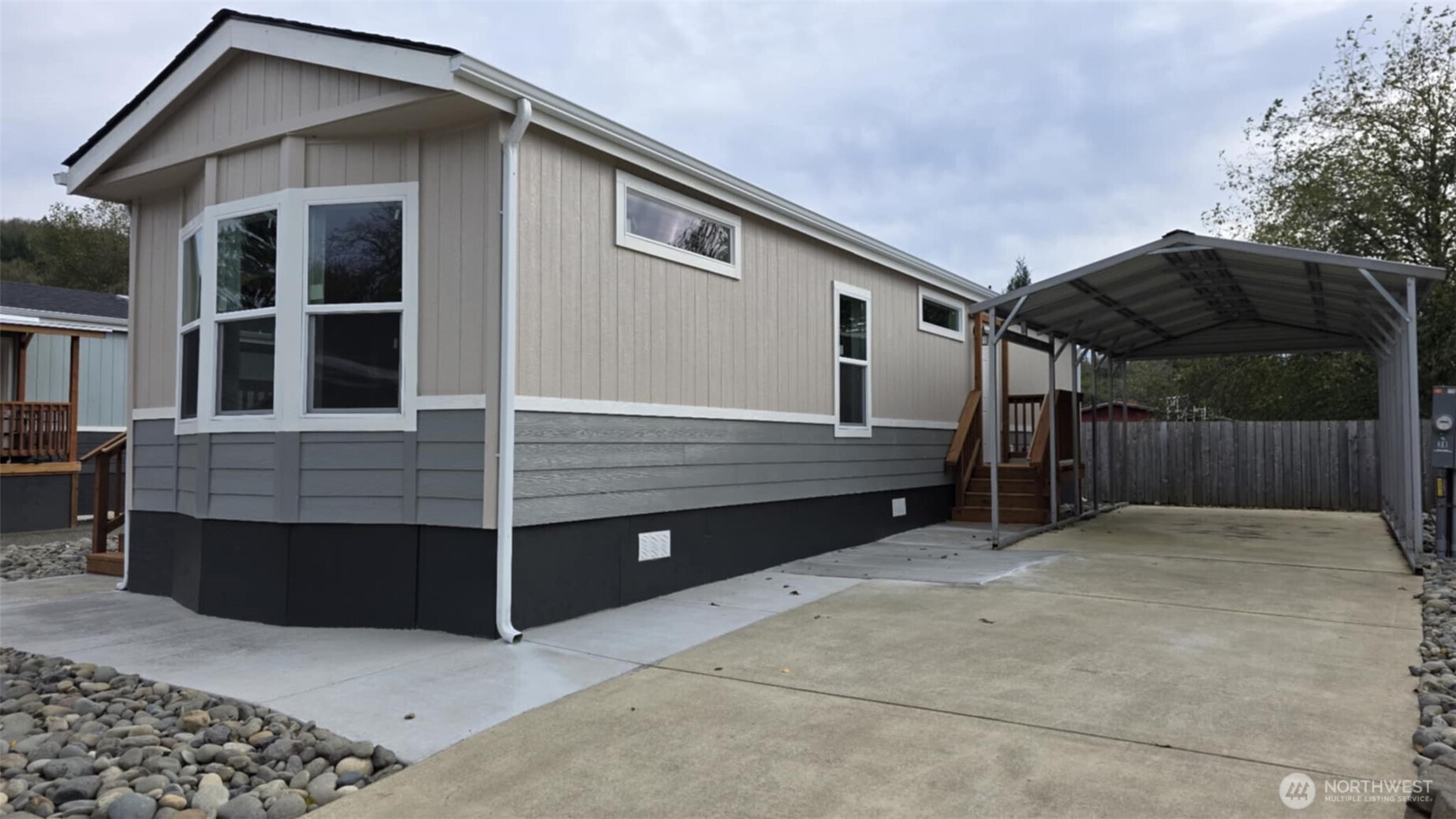 2010 Broadway Avenue 38