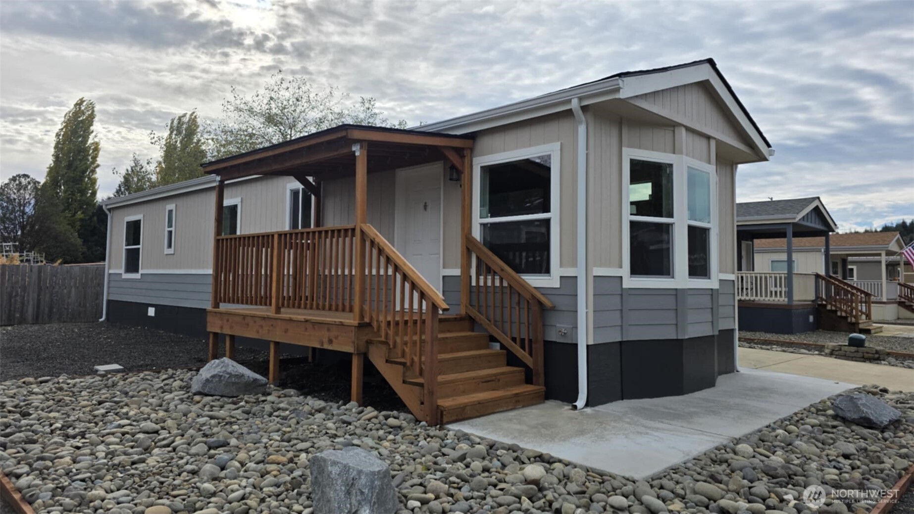 2010 Broadway Avenue 38