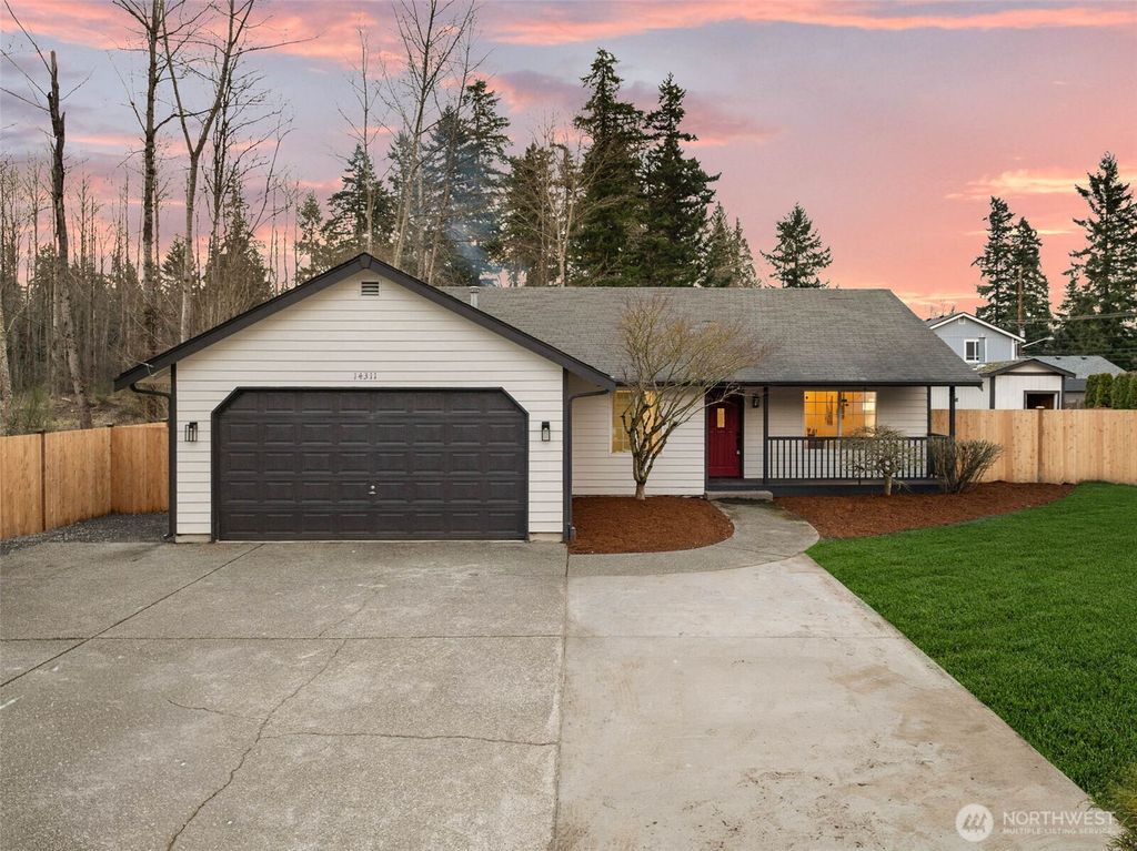 Photo of 14311 94th Avenue E, Puyallup, WA 98373 (MLS # 2477386)