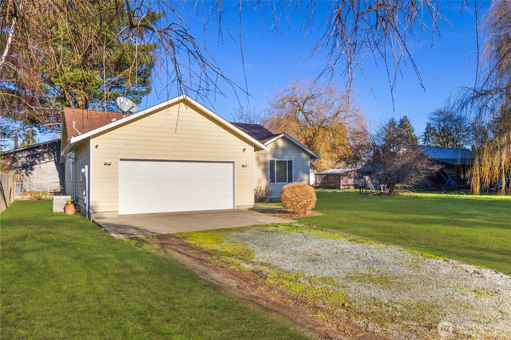 Photo of 1042 Jameson Street, Sedro Woolley, WA 98284 (MLS # 2463507)