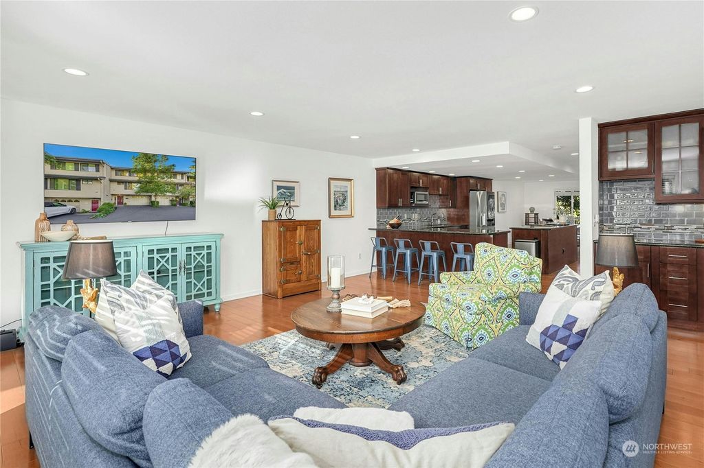 Photo of 7609 SE 29th Street, Mercer Island, WA 98040 (MLS # 2291603)