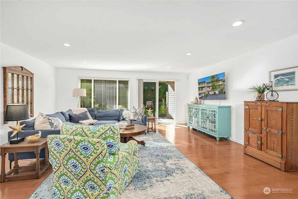 Photo of 7609 SE 29th Street, Mercer Island, WA 98040 (MLS # 2291603)