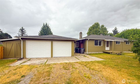 Photo of 20730 33rd Avenue W, Lynnwood, WA 98036 (MLS # 2547373)
