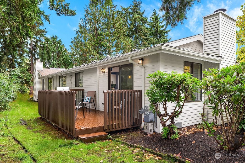 Photo of 1009 S 246th Place, Des Moines, WA 98198 (MLS # 2175092)