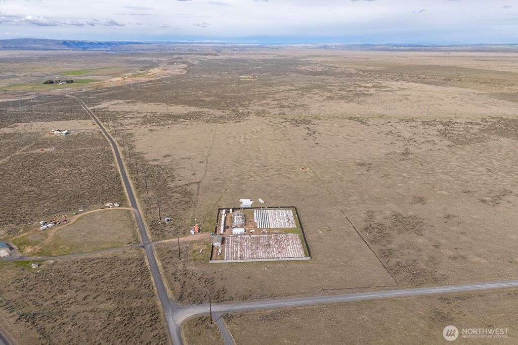 Photo of 11061 NE Neppel Road, Moses Lake, WA 98804 (MLS # 2505760)