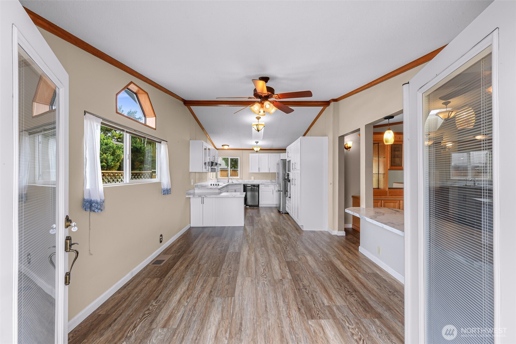 3802 James Street 23