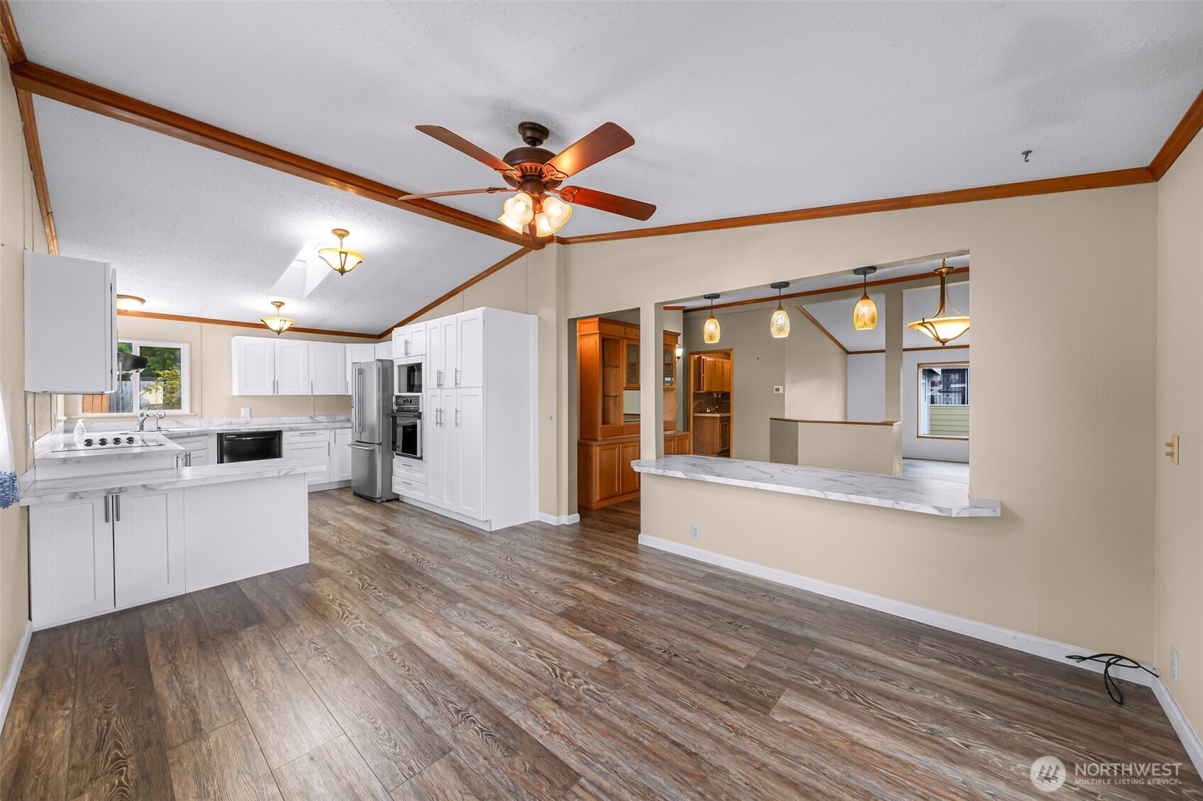 3802 James Street 23