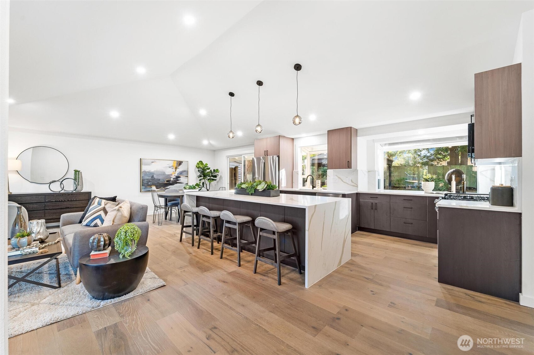 2133 170th Avenue NE