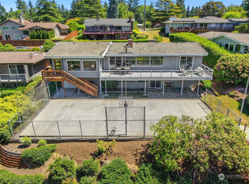 Photo of 4954 116th Place SE, Bellevue, WA 98006 (MLS # 2077257)