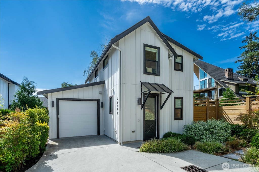 Photo of 6915 55th Avenue S #B, Seattle, WA 98118 (MLS # 2563206)