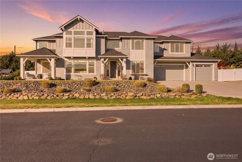 Photo of 857 S Lamplight Lane, East Wenatchee, WA 98802 (MLS # 2486168)