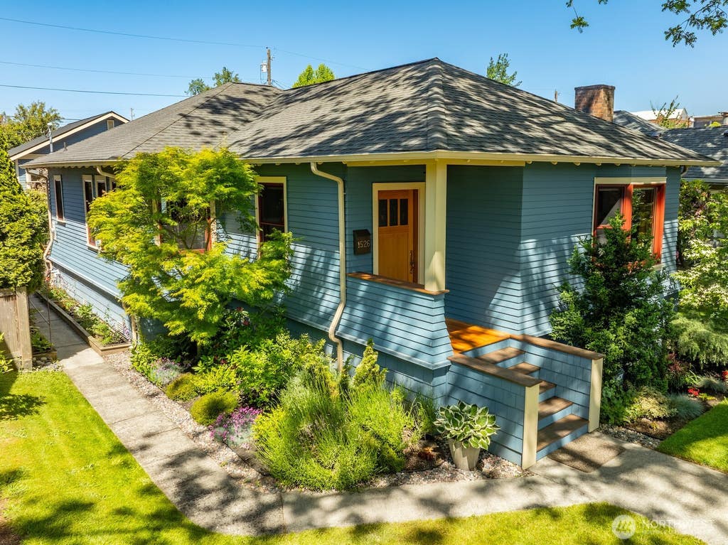 Photo of 1526 Oakes Avenue, Everett, WA 98201 (MLS # 2536864)