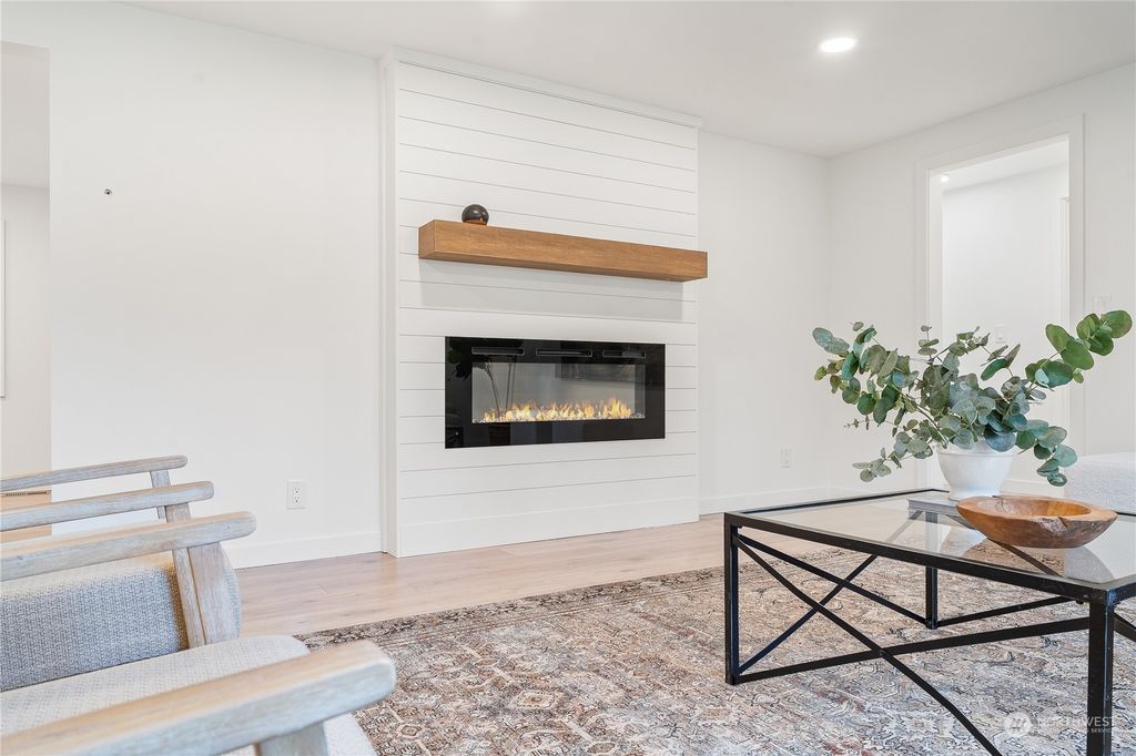 Photo of 504 1st Avenue W, Gold Bar, WA 98251 (MLS # 2182136)