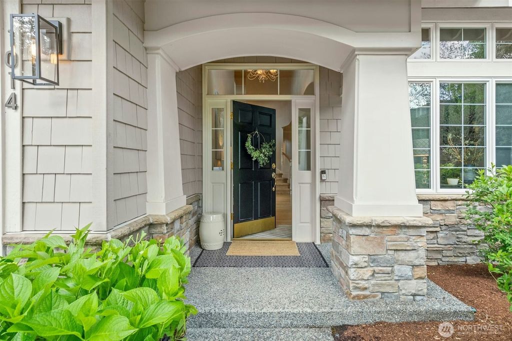 Photo of 1014 274th Way SE, Sammamish, WA 98075 (MLS # 2395402)