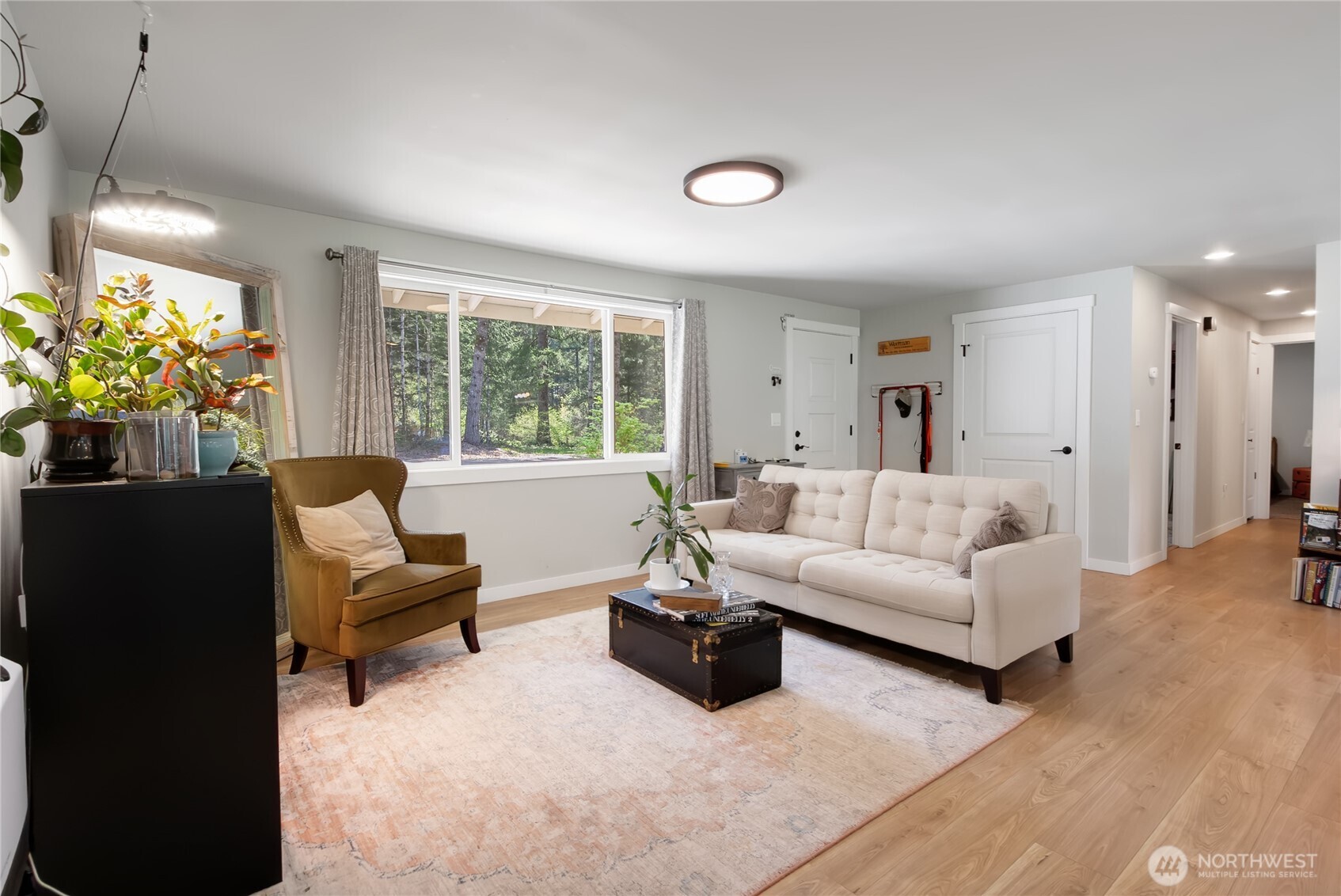 230 W Tree Frog Lane