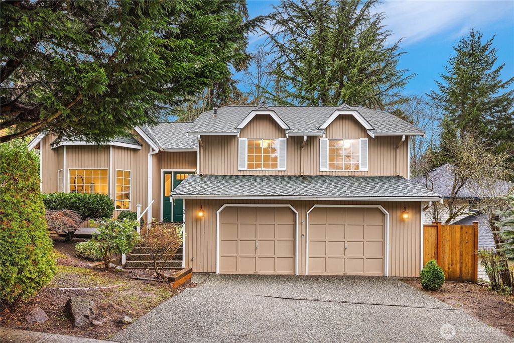 Photo of 2715 NE 184th Place, Lake Forest Park, WA 98155 (MLS # 2459425)