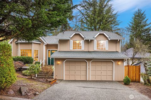 Photo of 2715 NE 184th Place, Lake Forest Park, WA 98155 (MLS # 2459425)