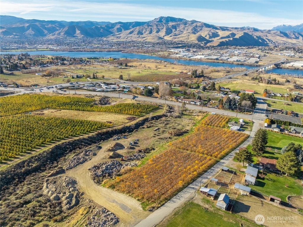 Photo of 0 NNA Sunset Highway, East Wenatchee, WA 98802 (MLS # 2471676)