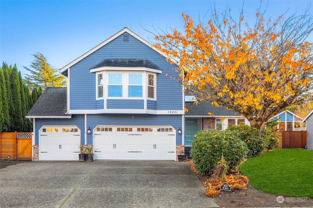 Photo of 19231 SE 43rd Place, Issaquah, WA 98027 (MLS # 2180385)