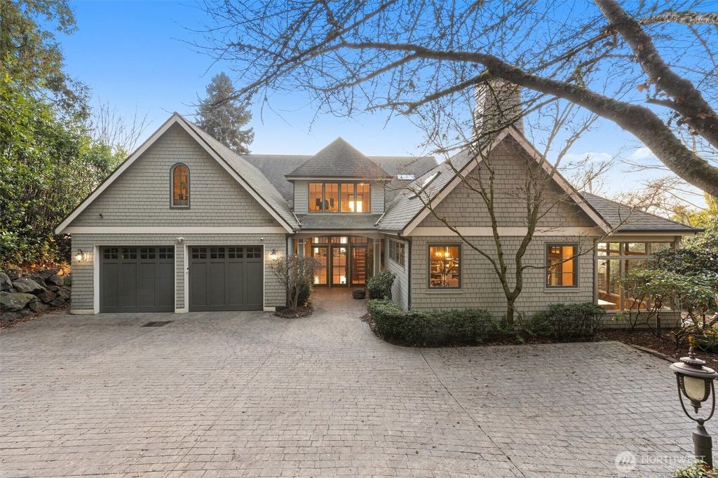 Photo of 8281 W Mercer Way, Mercer Island, WA 98040 (MLS # 2465299)