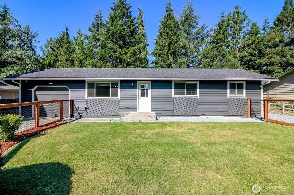 Photo of 24410 Terrace PL PL, Black Diamond, WA 98010 (MLS # 2573189)