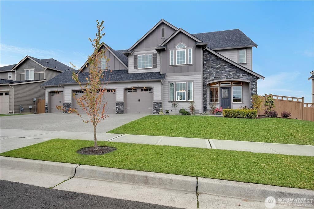 Photo of 1438 40th Street SE, Puyallup, WA 98372 (MLS # 2567748)